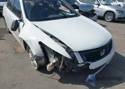 2009 Honda Accord 2.4 Lx-P z USA, uszkodzony, nr VIN 1HGCP26489A136836